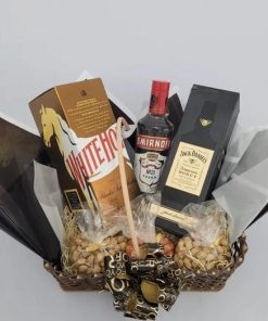 Cesta de Presente Com Jack Daniels, Whisky White Horse e Smirnoff